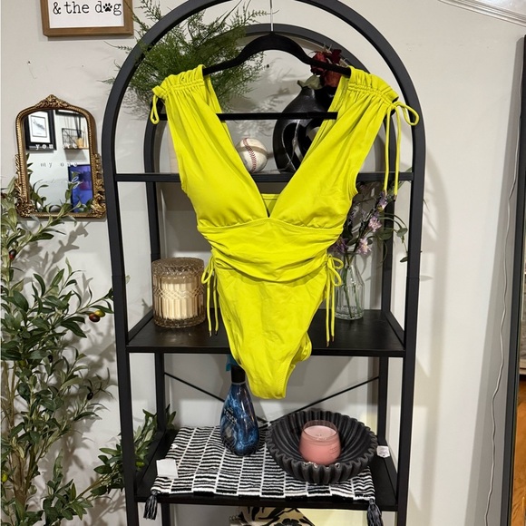 Robin Piccone Yellow One Piece Swimsuit with Plunging V-Neckline size 8 - Picture 2 of 9